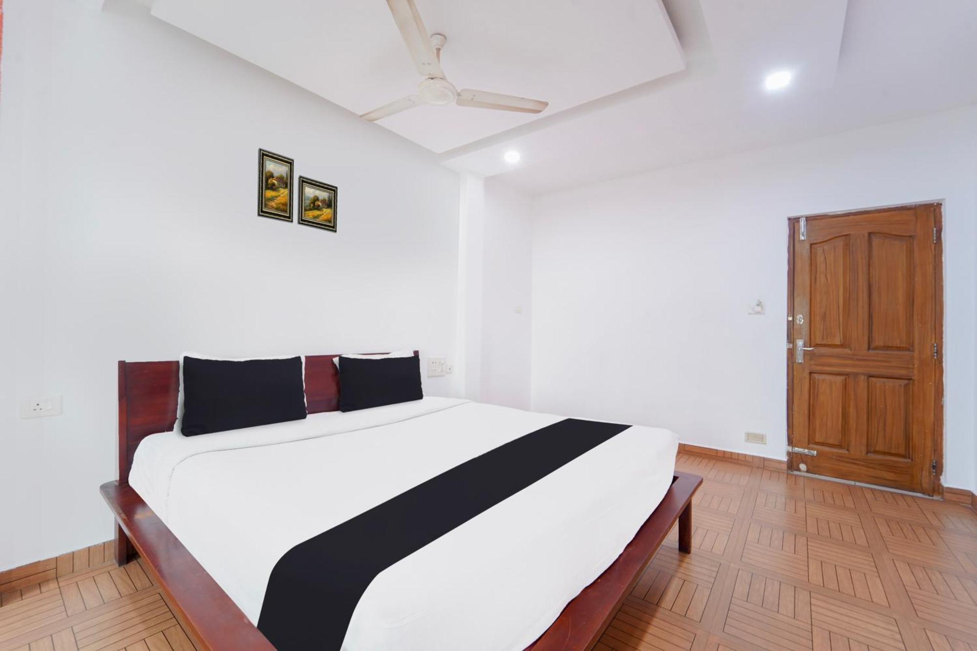 Super Townhouse City Center Ernakulam Kochi Exterior foto