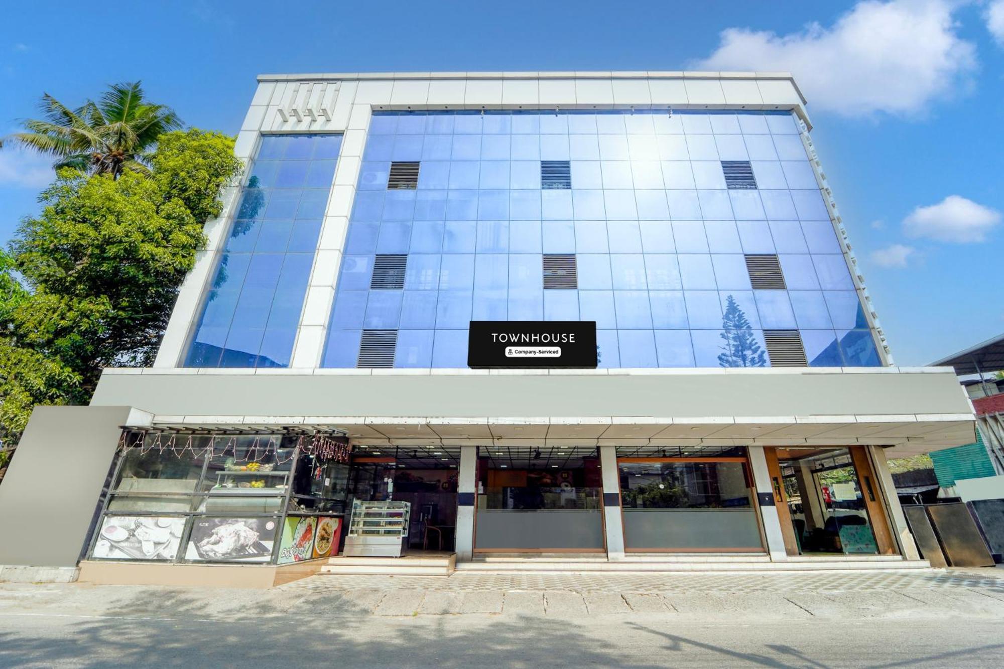 Super Townhouse City Center Ernakulam Kochi Exterior foto