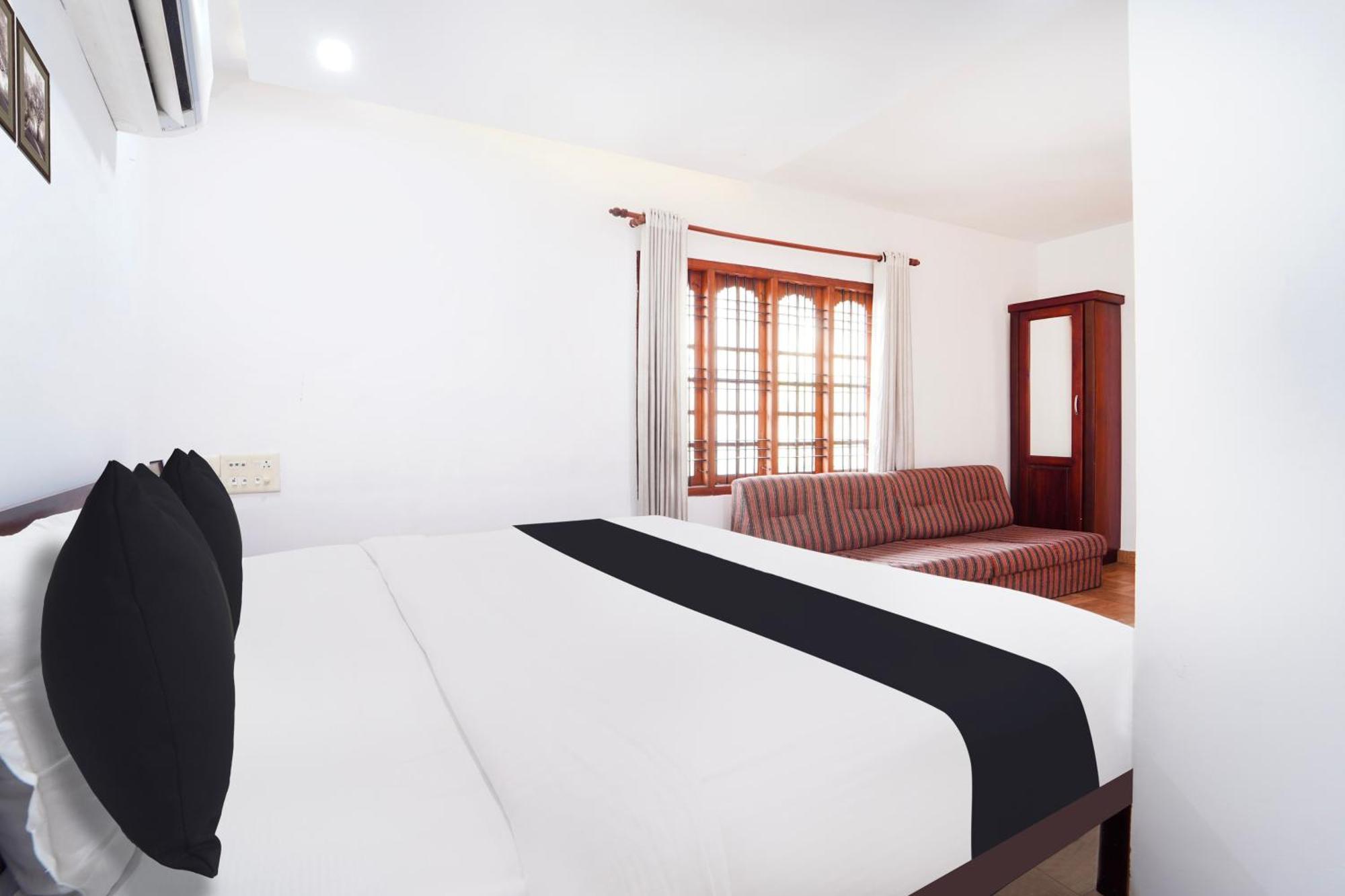 Super Townhouse City Center Ernakulam Kochi Exterior foto